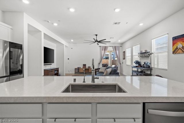 823 Eaton Falls Street, Henderson, NV 89011