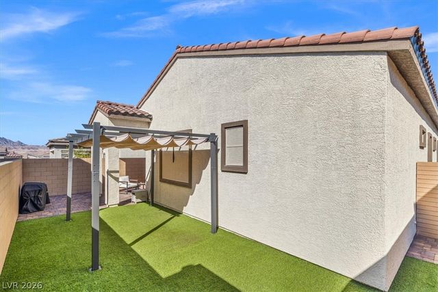 823 Eaton Falls Street, Henderson, NV 89011