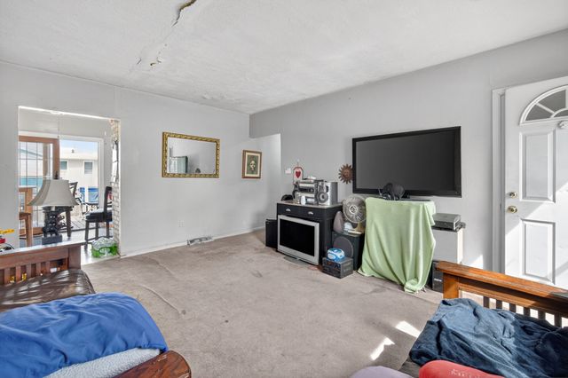 2755 Adams Avenue, Des Moines, IA 50310