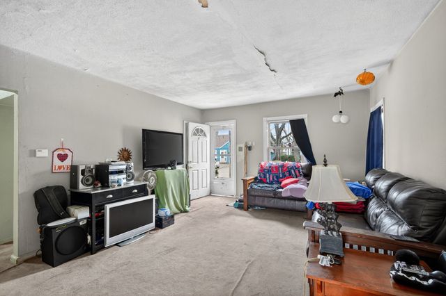 2755 Adams Avenue, Des Moines, IA 50310