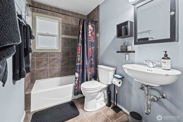 213 S Constitution Avenue, Bremerton, WA 98312