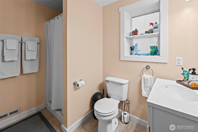 213 S Constitution Avenue, Bremerton, WA 98312