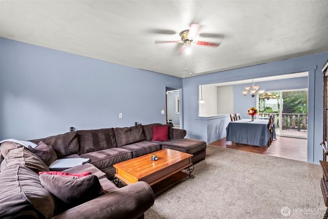 213 S Constitution Avenue, Bremerton, WA 98312