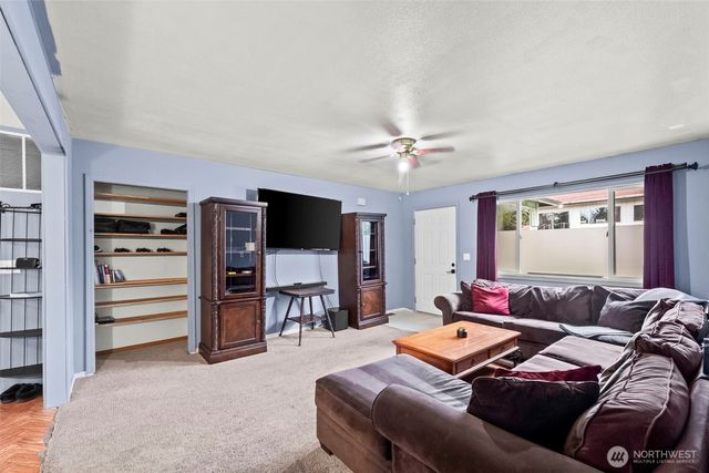 213 S Constitution Avenue, Bremerton, WA 98312