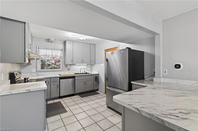 452 Bonifay DR, Hampton, VA 23666