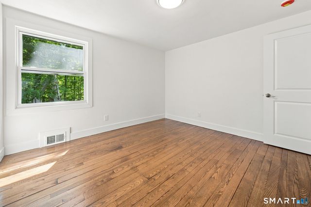 87 Kenmore Road, Bloomfield, CT 06002