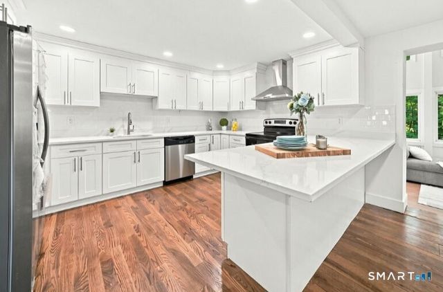 87 Kenmore Road, Bloomfield, CT 06002