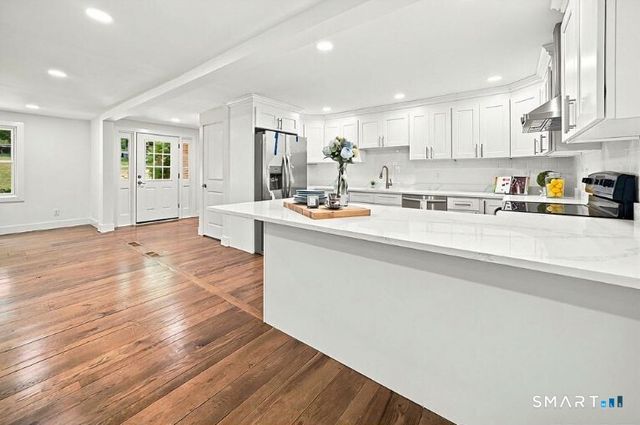 87 Kenmore Road, Bloomfield, CT 06002