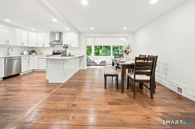 87 Kenmore Road, Bloomfield, CT 06002