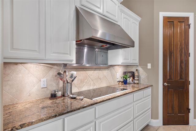 19 San Savio CT, Austin, TX 78738