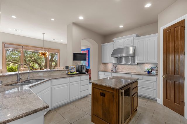 19 San Savio CT, Austin, TX 78738