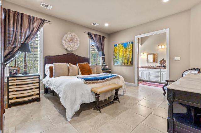 19 San Savio CT, Austin, TX 78738
