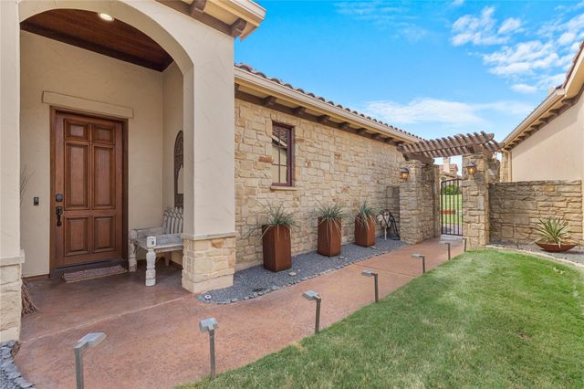 19 San Savio CT, Austin, TX 78738