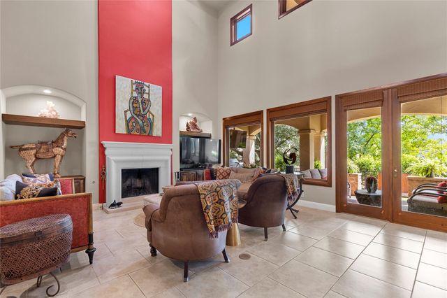 19 San Savio CT, Austin, TX 78738
