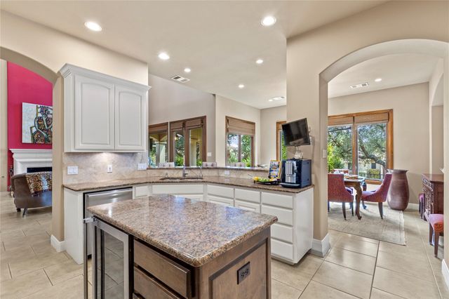 19 San Savio CT, Austin, TX 78738