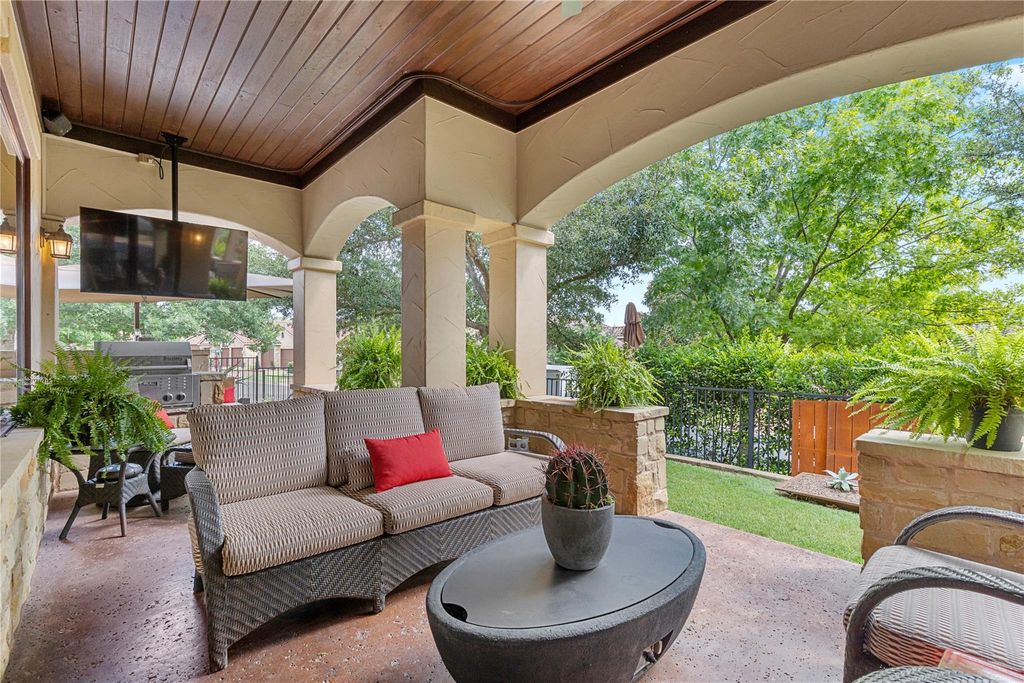 19 San Savio CT, Austin, TX 78738