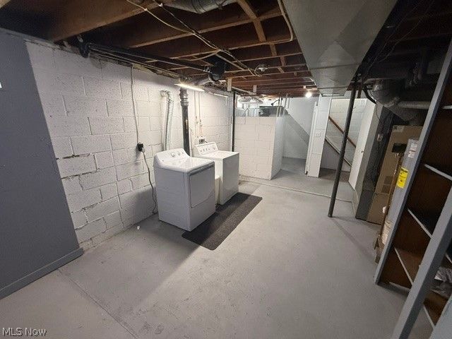 740 Ashwood Lane NE, New Philadelphia, OH 44663