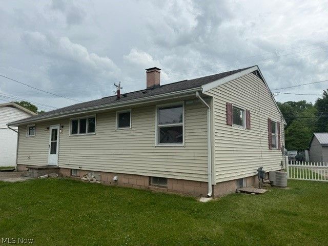 740 Ashwood Lane NE, New Philadelphia, OH 44663