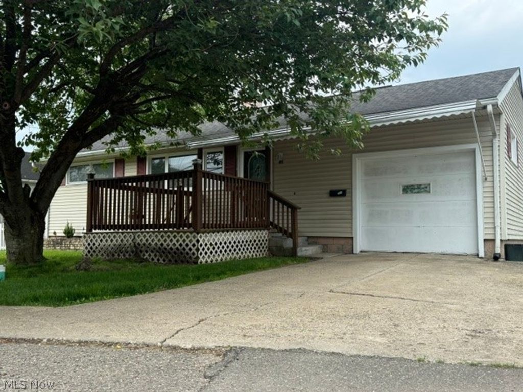 740 Ashwood Lane NE, New Philadelphia, OH 44663