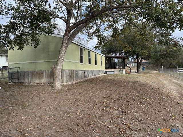 107 Dallas Street, Goliad, TX 77963