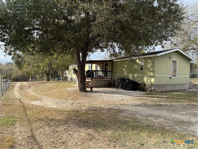 107 Dallas Street, Goliad, TX 77963