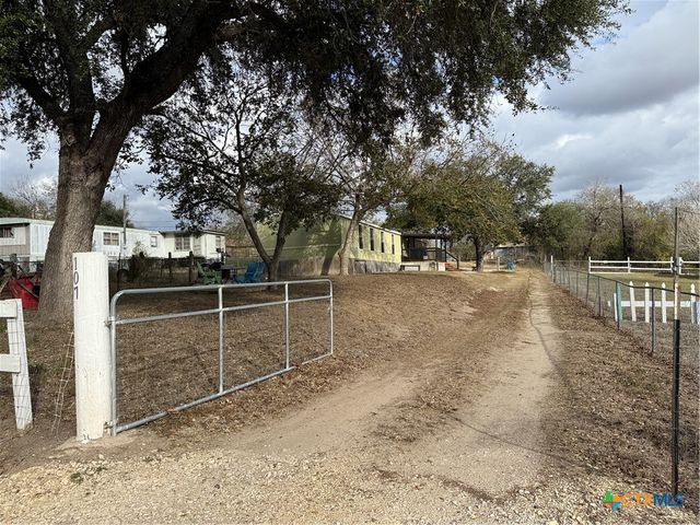 107 Dallas Street, Goliad, TX 77963