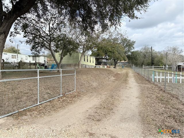 107 Dallas Street, Goliad, TX 77963