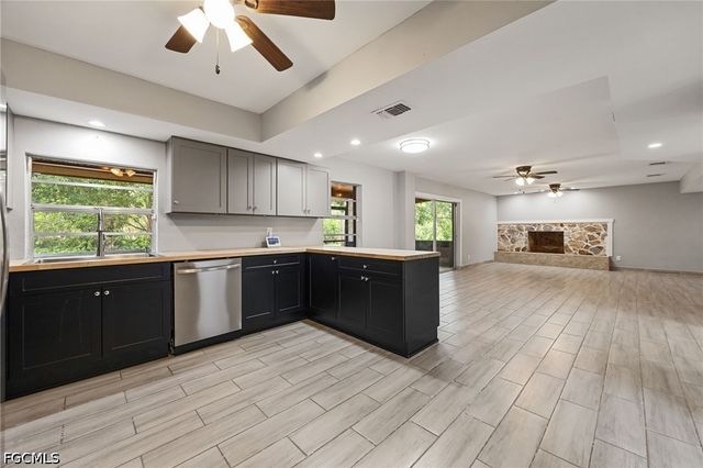 16941 Tarpon WAY, North Fort Myers, FL 33917