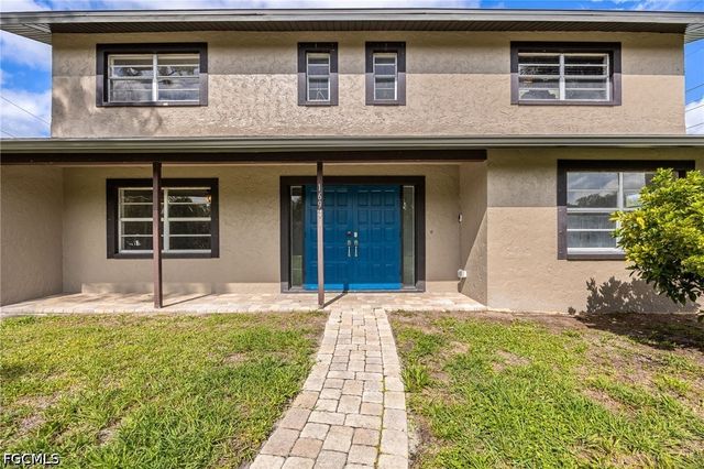 16941 Tarpon WAY, North Fort Myers, FL 33917