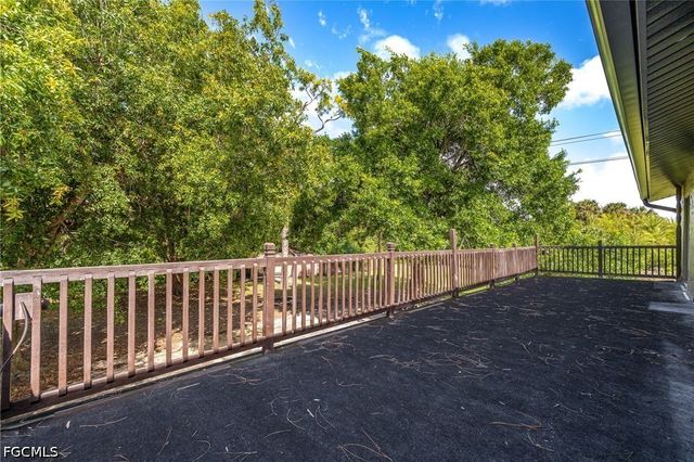 16941 Tarpon WAY, North Fort Myers, FL 33917