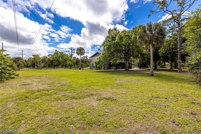 16941 Tarpon WAY, North Fort Myers, FL 33917