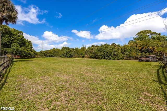 16941 Tarpon WAY, North Fort Myers, FL 33917