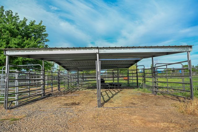 22405 Venzke Road, Cottonwood, CA 96022