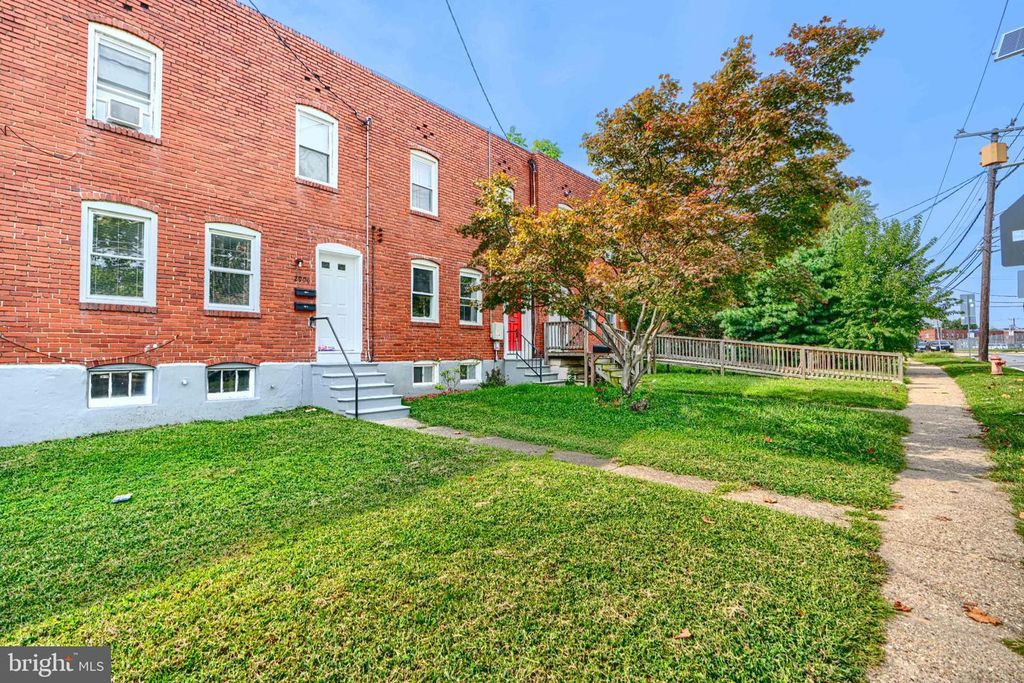 2994 SOLLERS POINT RD, Dundalk, MD 21222