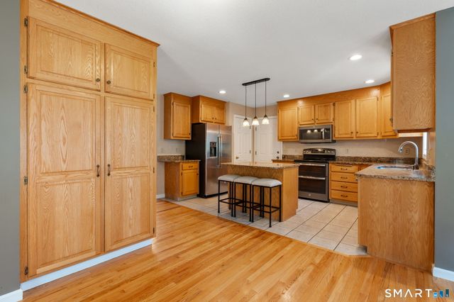 107 Country Lane, Hebron, CT 06248