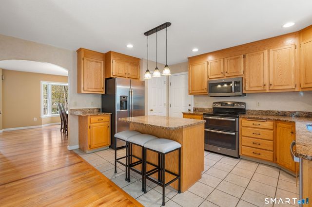 107 Country Lane, Hebron, CT 06248