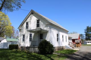 40 Conway St, Deerfield, MA 01373