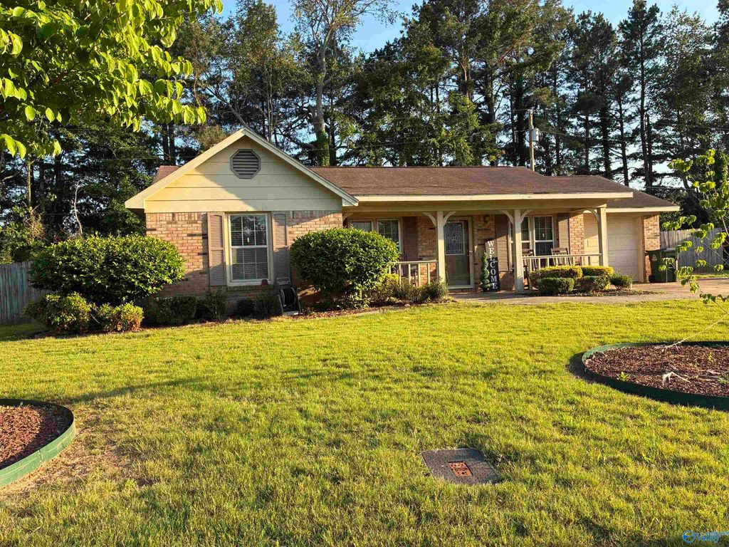403 Macbeth, Athens, AL 35611