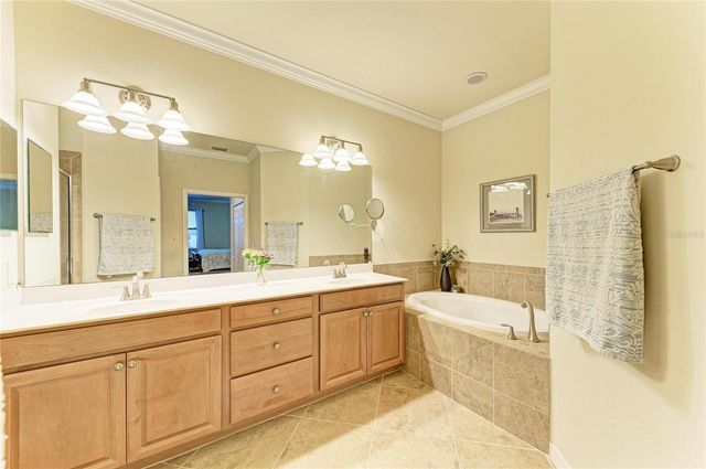 20221 RAGAZZA CIRCLE 202, Venice, FL 34293