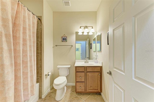 20221 RAGAZZA CIRCLE 202, Venice, FL 34293