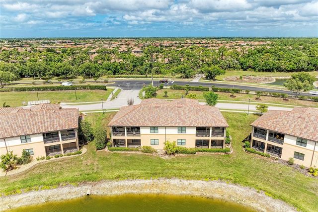 20221 RAGAZZA CIRCLE 202, Venice, FL 34293