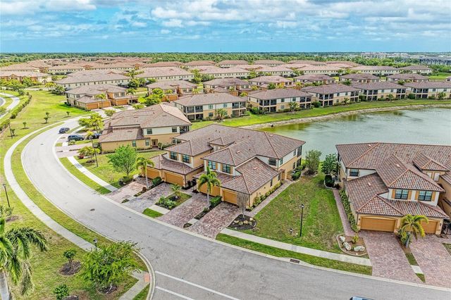 20221 RAGAZZA CIRCLE 202, Venice, FL 34293