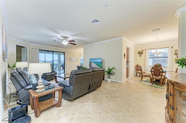20221 RAGAZZA CIRCLE 202, Venice, FL 34293