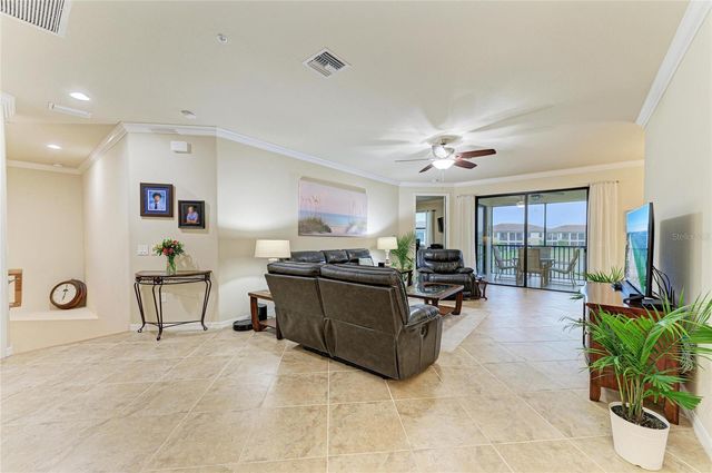 20221 RAGAZZA CIRCLE 202, Venice, FL 34293