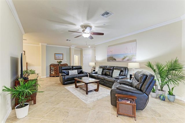 20221 RAGAZZA CIRCLE 202, Venice, FL 34293