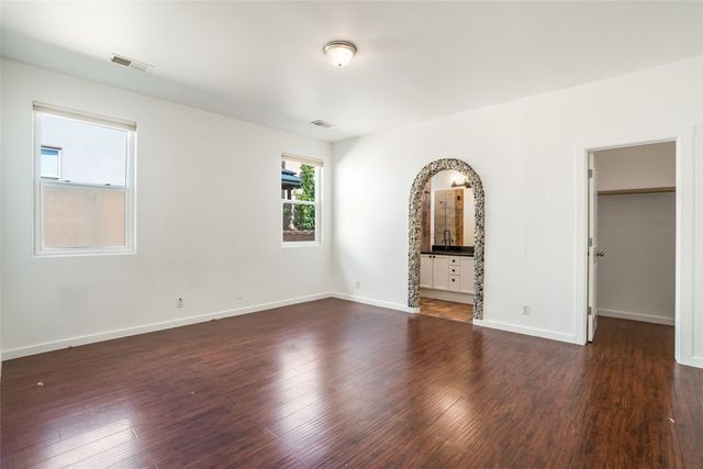 5 Eagle Thorn Place, Santa Fe, NM 87508