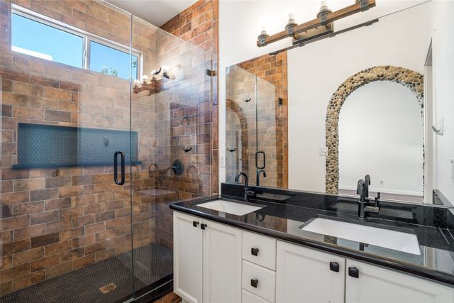 5 Eagle Thorn Place, Santa Fe, NM 87508