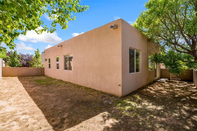 5 Eagle Thorn Place, Santa Fe, NM 87508