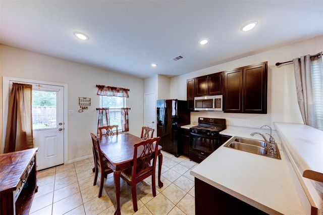 9707 Vanessa Glen Court, Houston, TX 77044