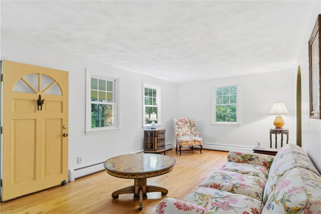 808 Ten Rod Road, Exeter, RI 02822
